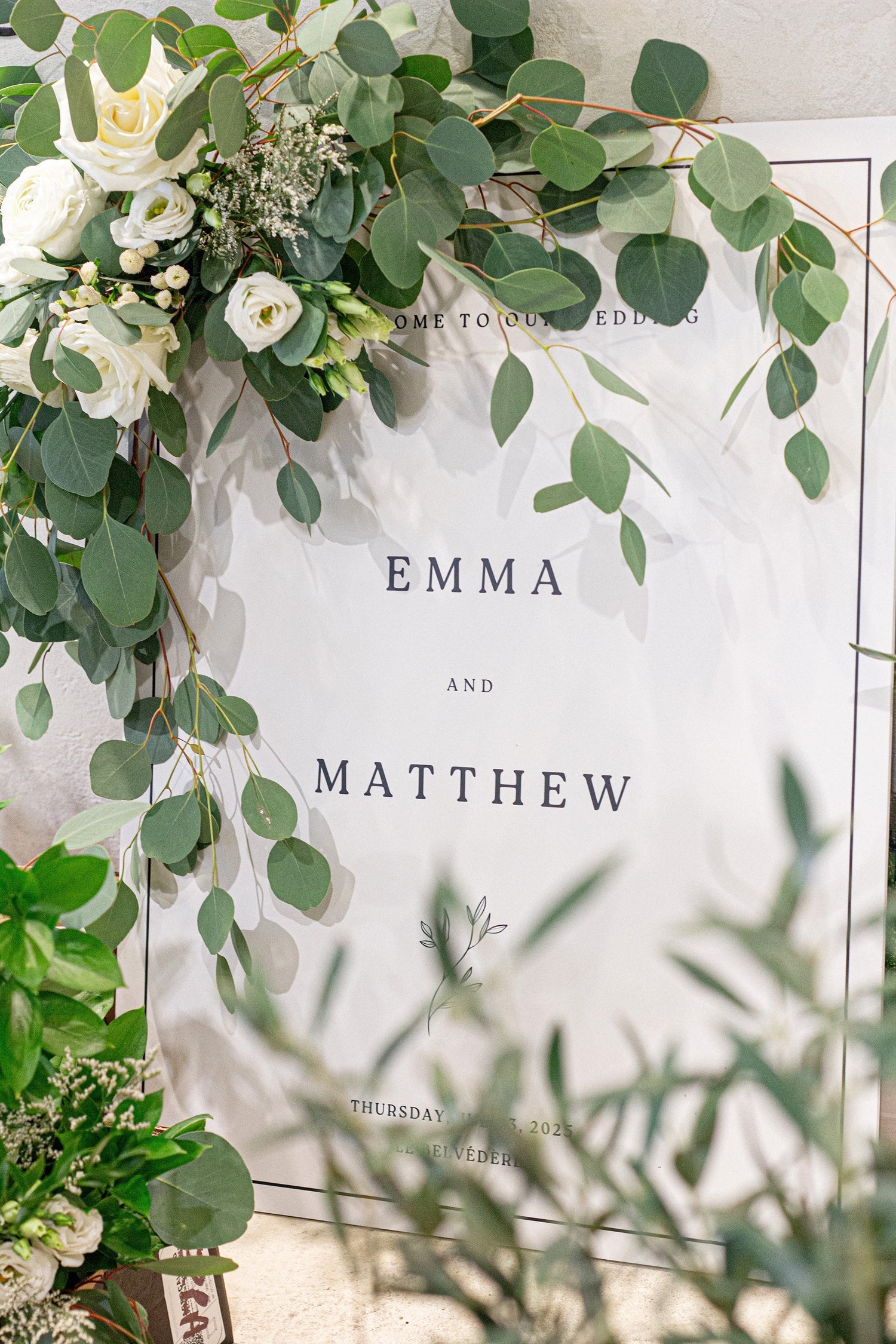 Enchanting Wedding Florals with Larkspur, Blue Hydrangeas & Roses – 7 July Centerpiece Ideas