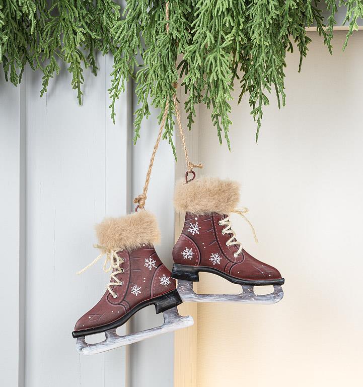 Skates with Fur Trim Ornament