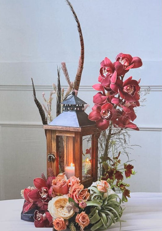 Guiding Light Lantern Arrangement