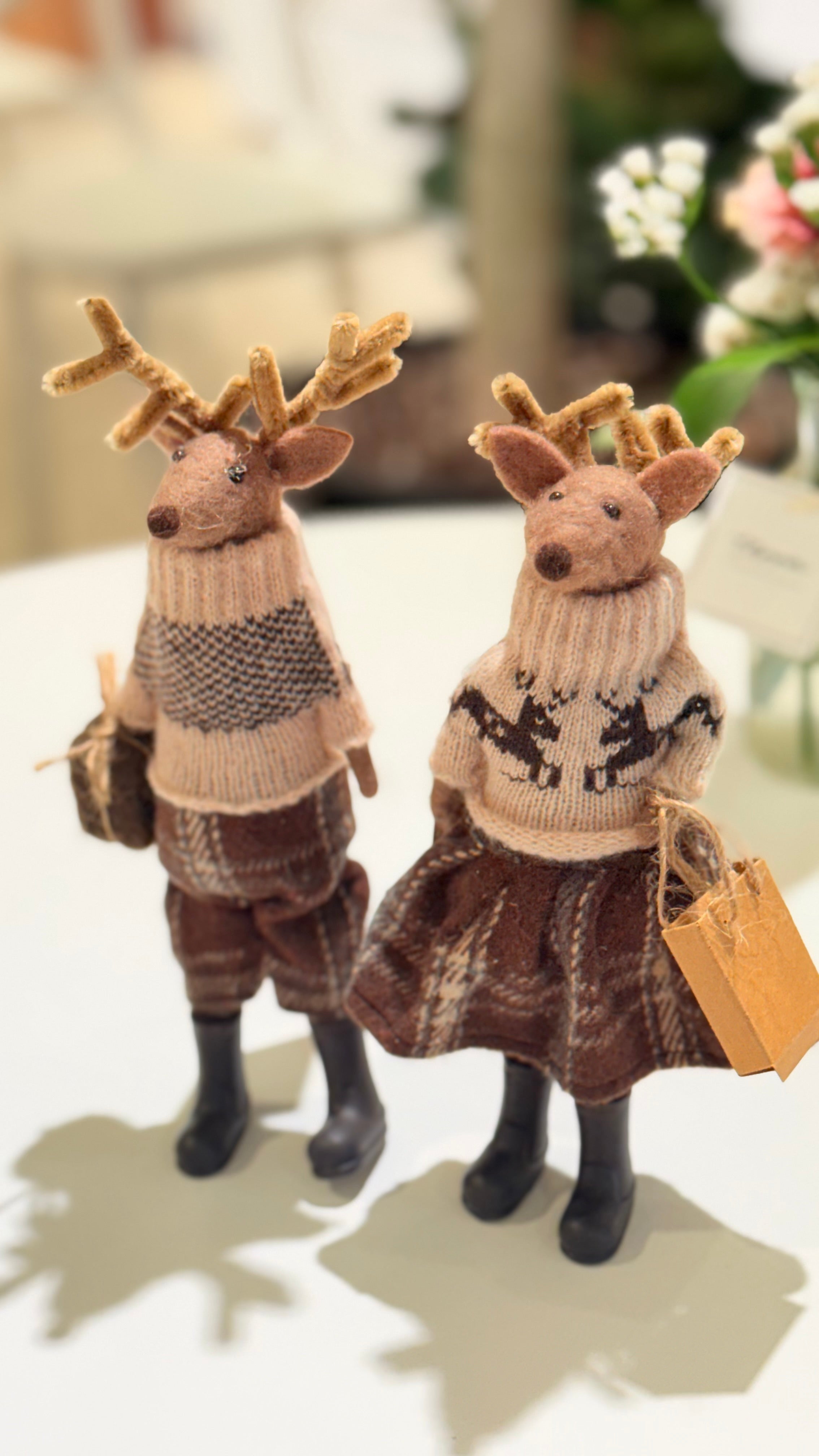 DEER W/PURSE WOOL BEIGE/B