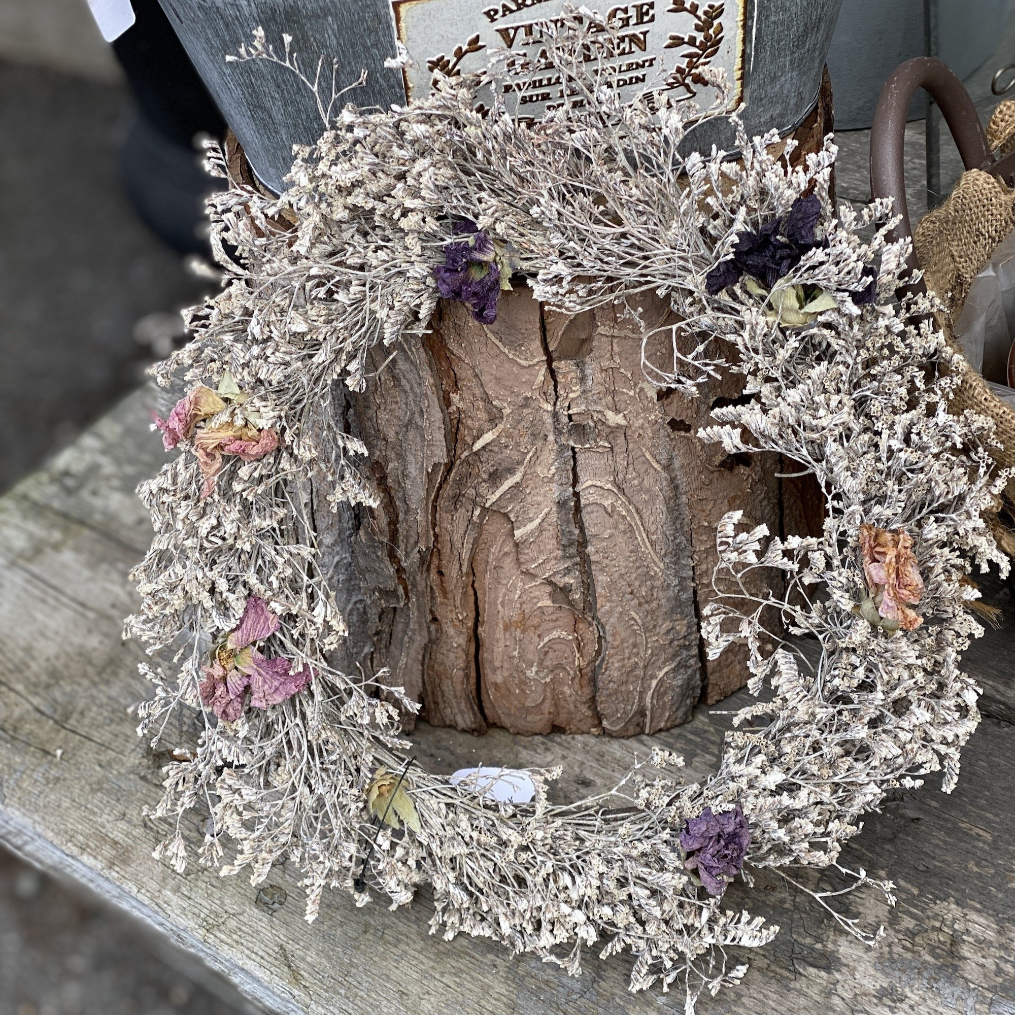 Dried flower wreath 9"