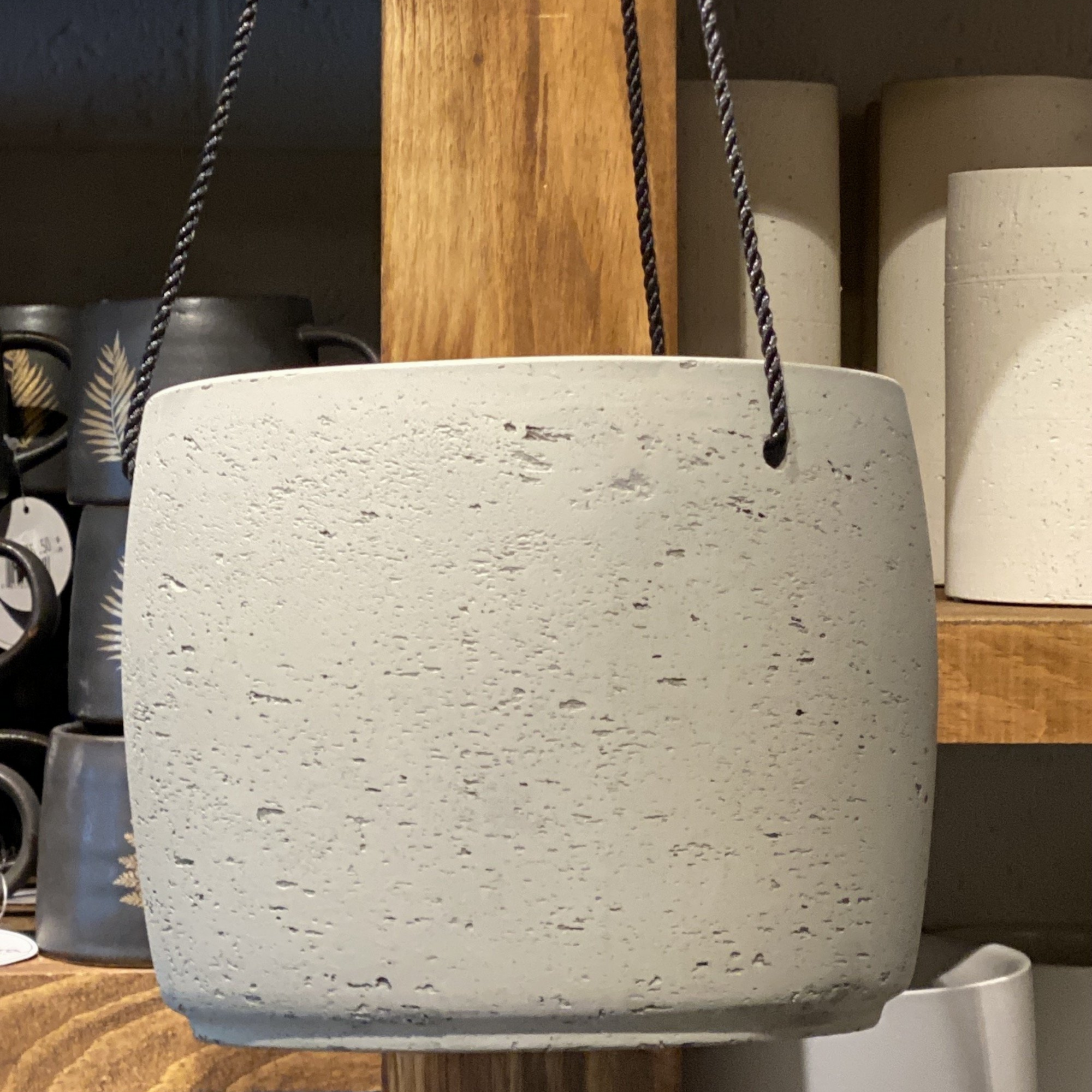 Ro-Cement hanging pot