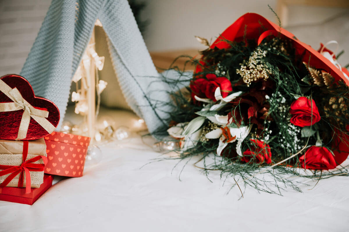 Top Christmas Flower Arrangements to Brighten Your Holidays