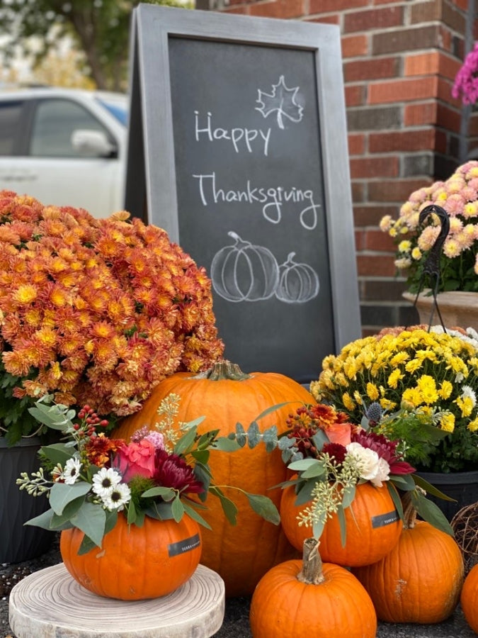 Flowers of Thanks: Crafting the Perfect Thanksgiving Floral Decor