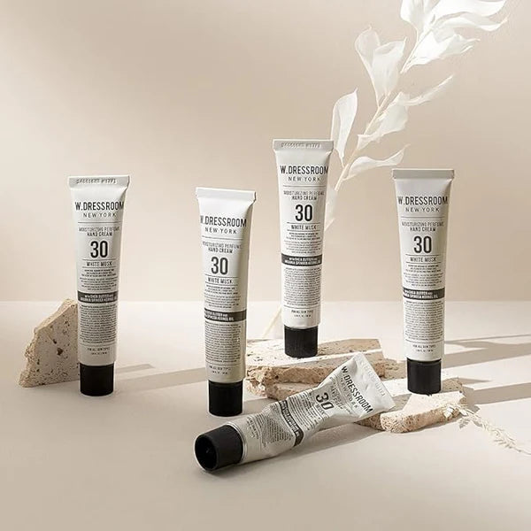 White Musk-W DRESSROOM Moisturizing Perfume Hand Cream 30