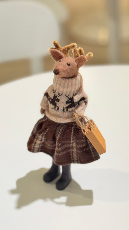 DEER W/PURSE WOOL BEIGE/B