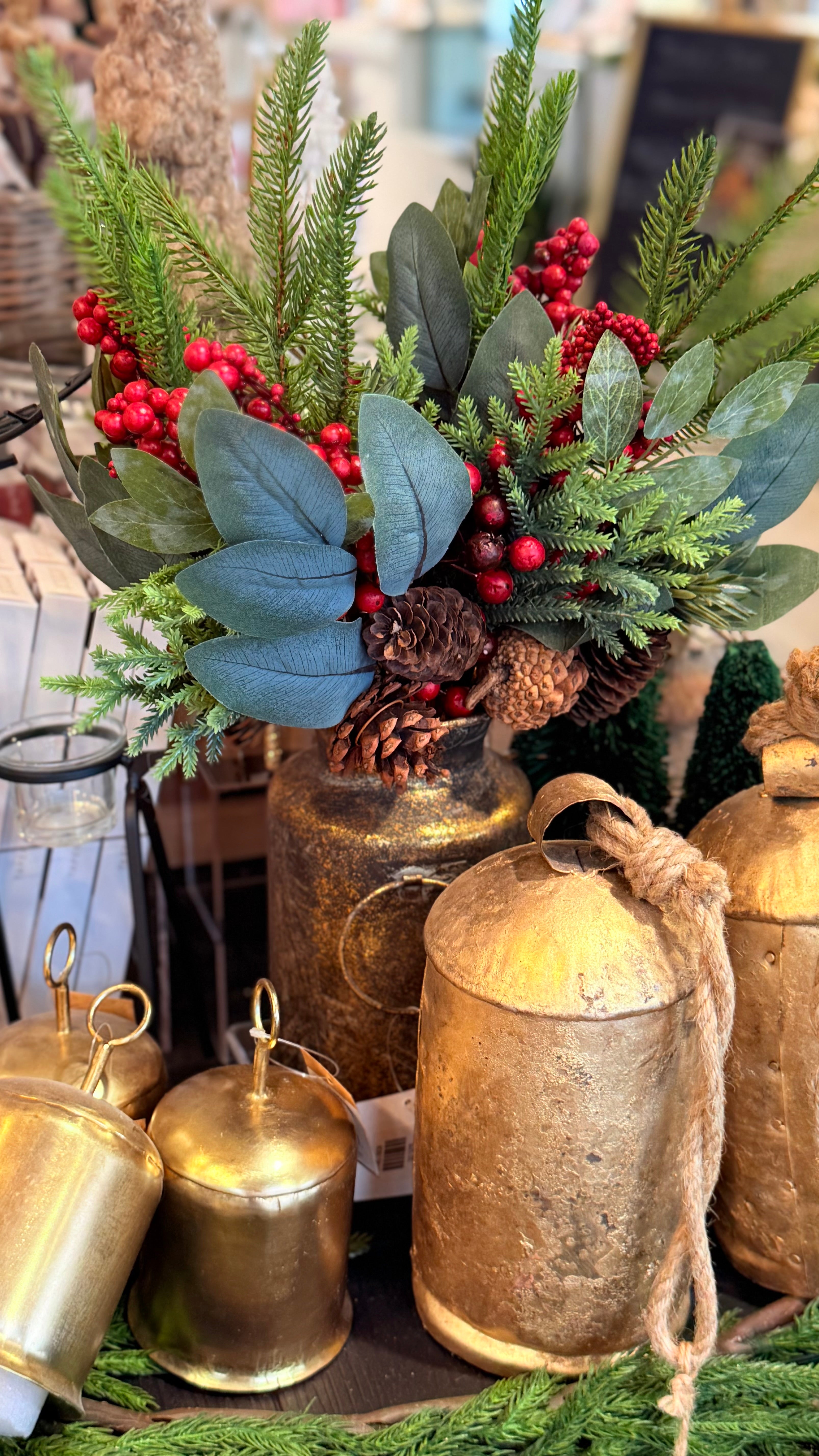 GARLAND BERRIES/PCONES GOLD