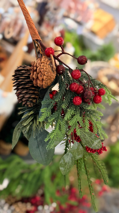 GARLAND BERRIES/PCONES GOLD