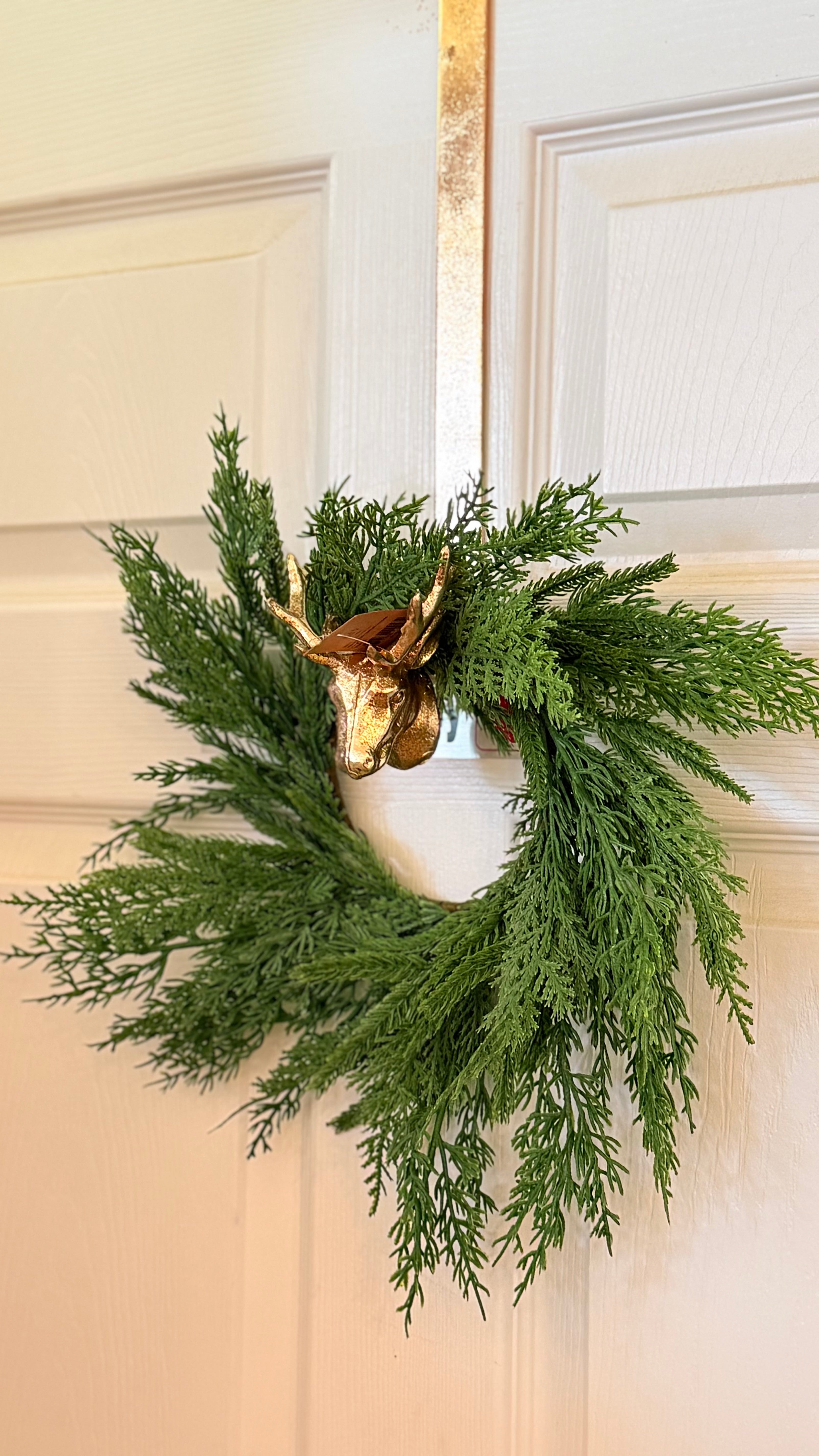 XMAS WREATH HANGER DEER IRON
