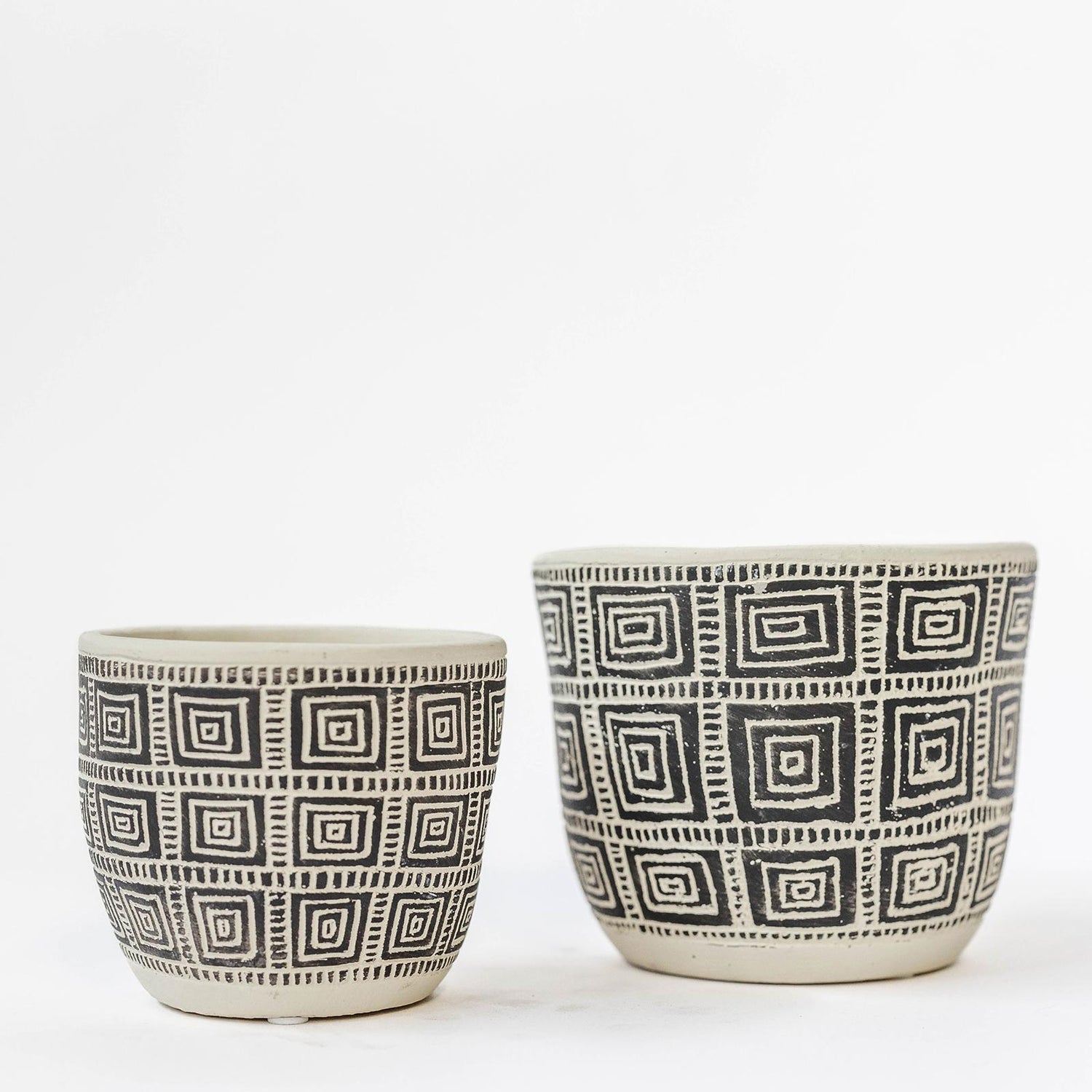 Cement Pot - black and cream