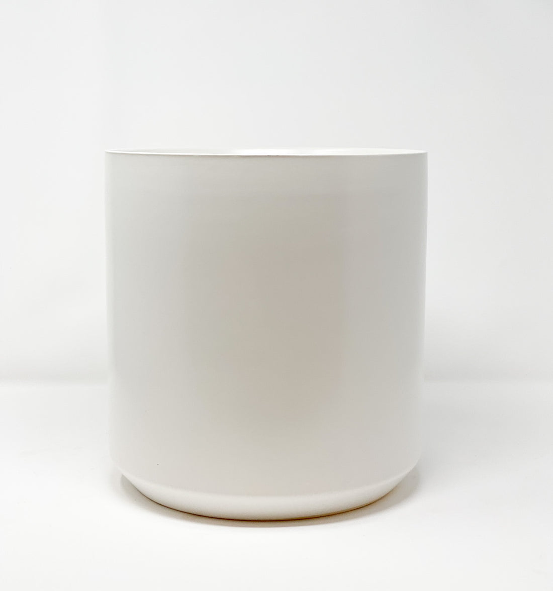 9.5&quot; Modern black and white round pot