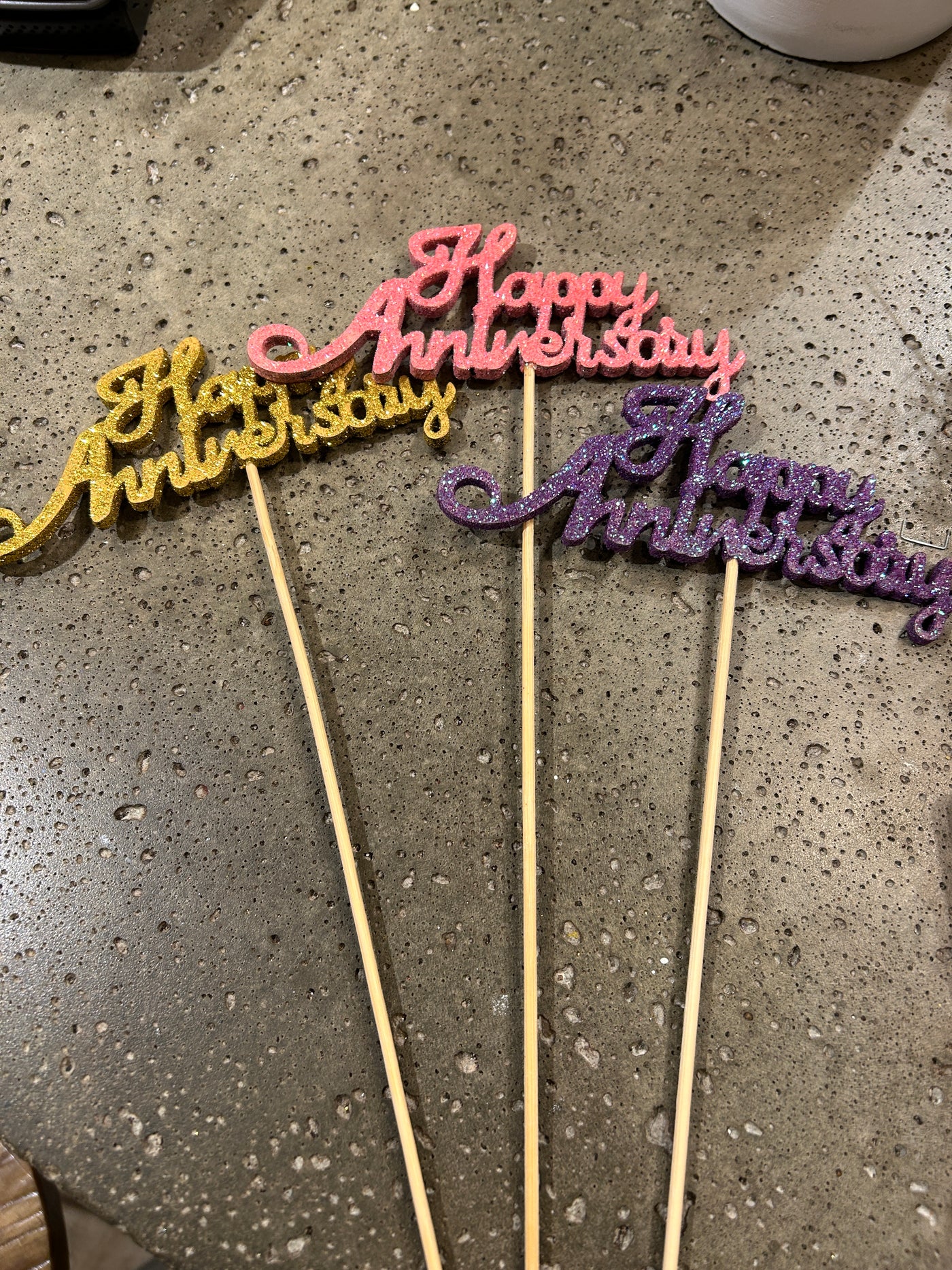Happy Anniversary Pick
