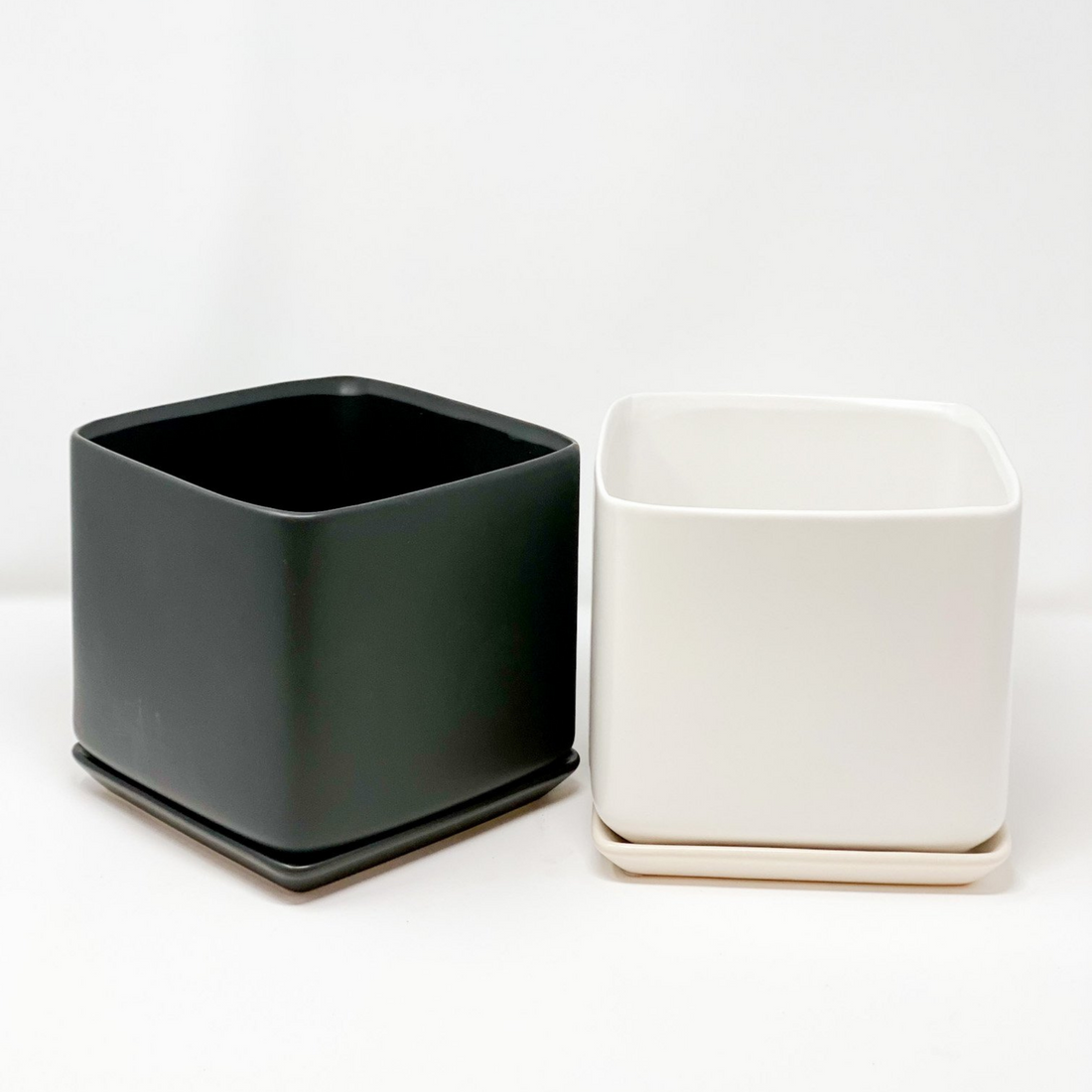 Modern square pot