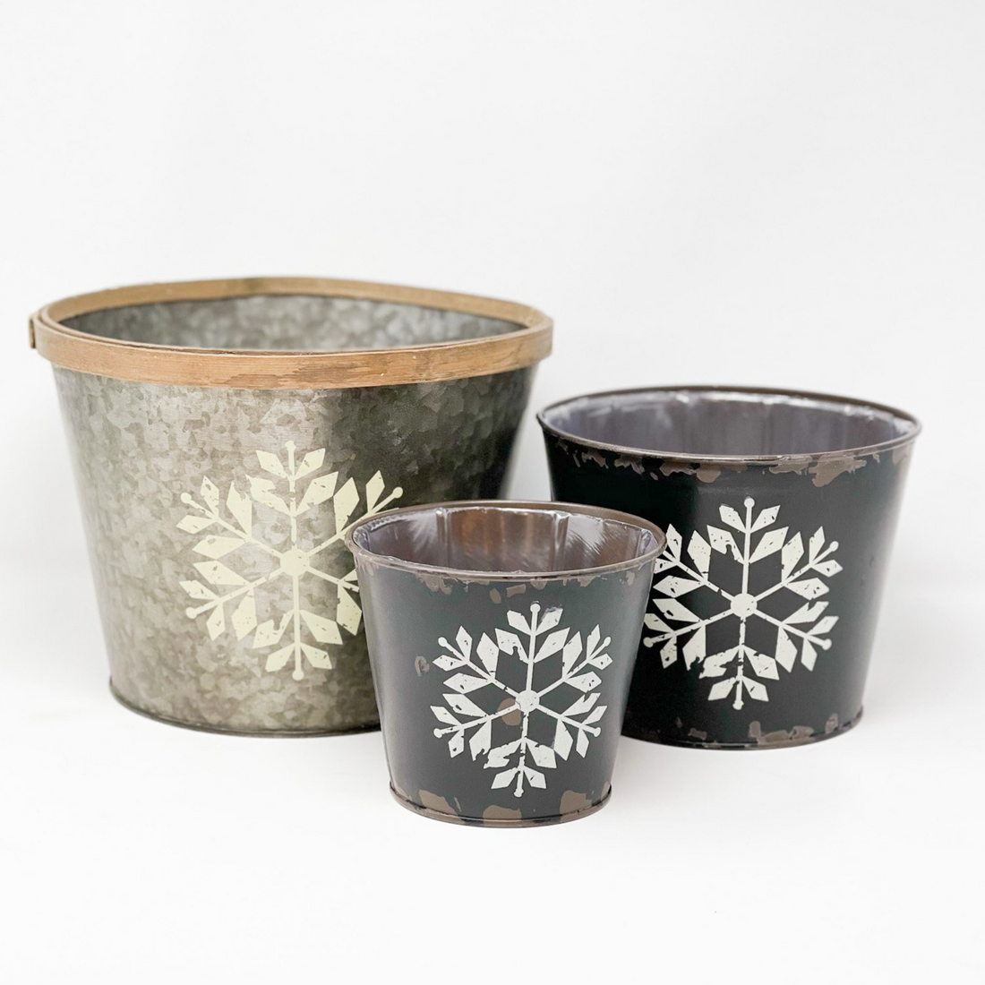 Snowflake metal pot
