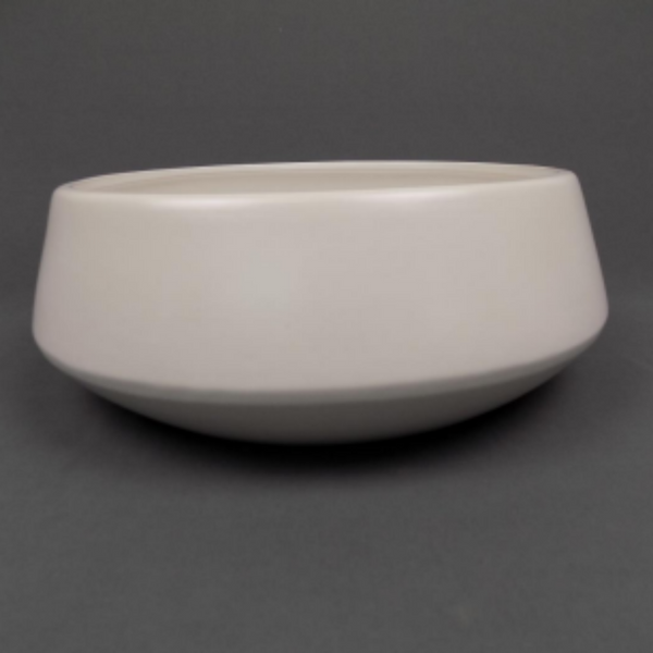 Ceramic bowl in black
